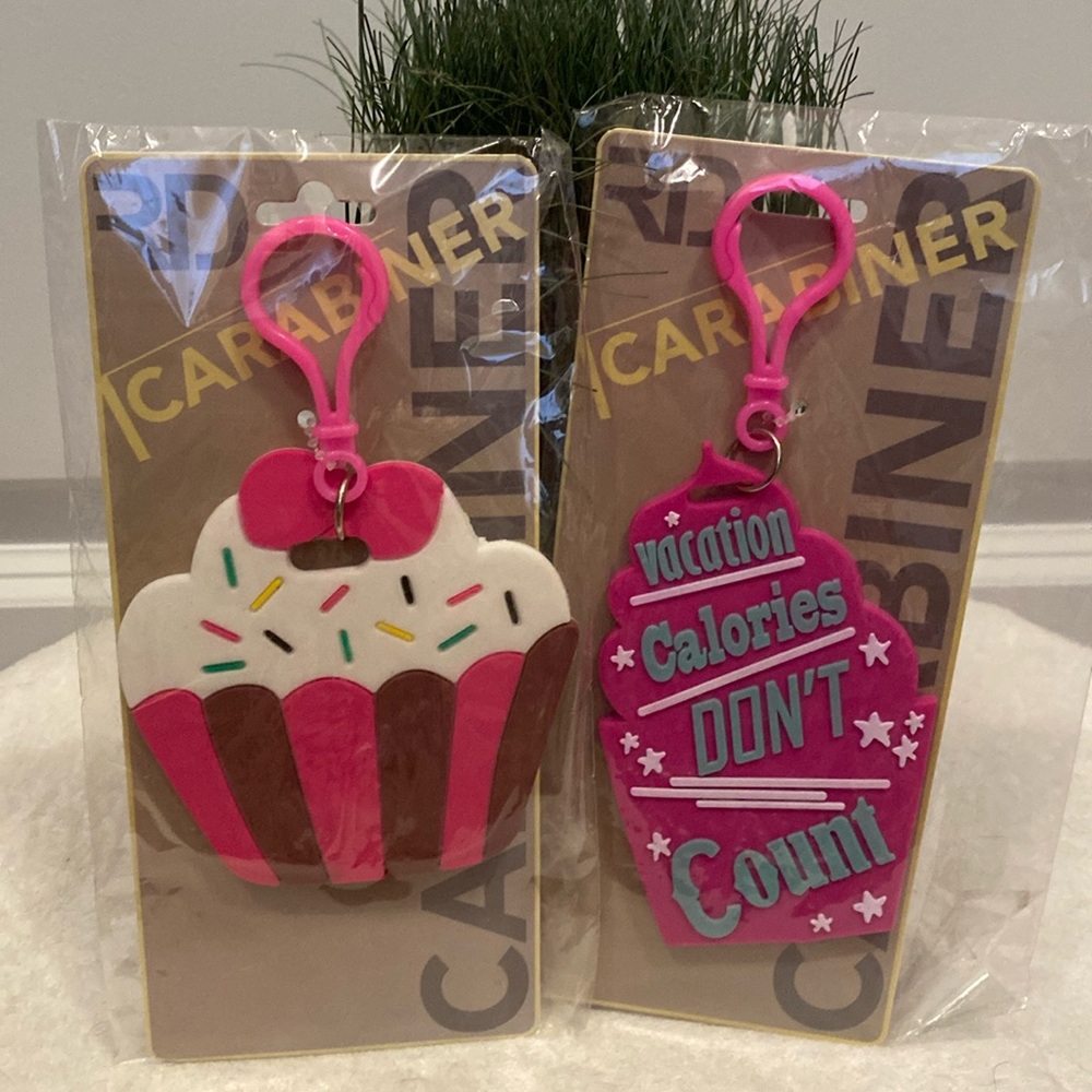 🆕NIP: ROYAL DELUXE- 2 Large Luggage/Backpack Tags- Cupcake & Vacation Calories